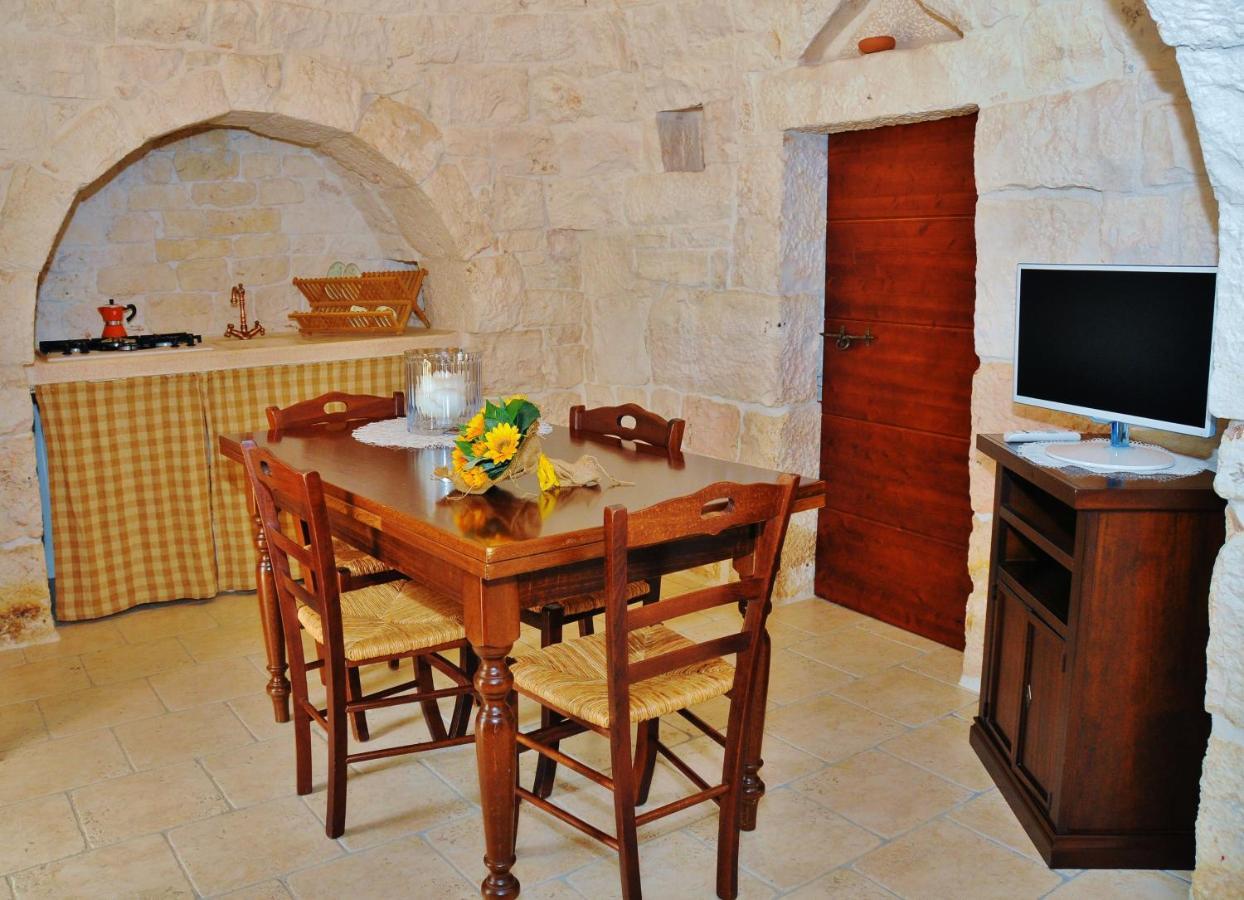 Trulli Vules Aparthotel ออสตูนี ภายนอก รูปภาพ